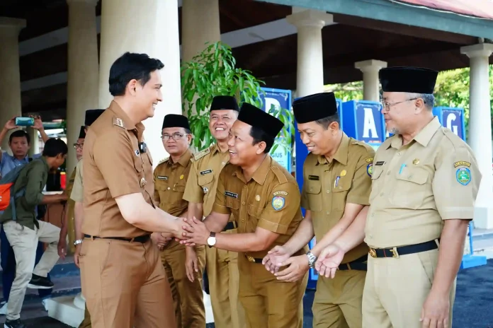 lucky hakim pimpin apel asn