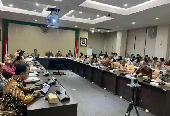 bupati lucky hakim paparkan rdtr