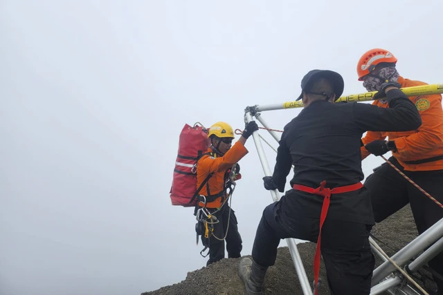 evakuasi juliana marins di rinjani