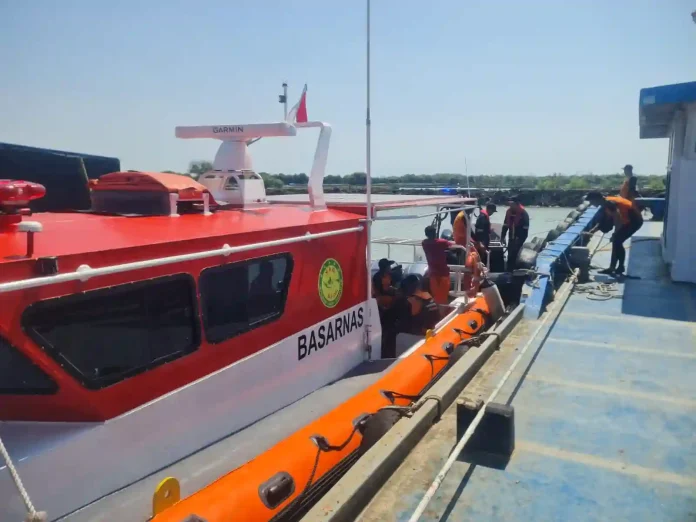 basarnas lakukan pencarian abk brebes