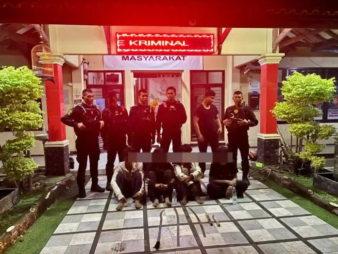 remaja tawuran di bojongsari