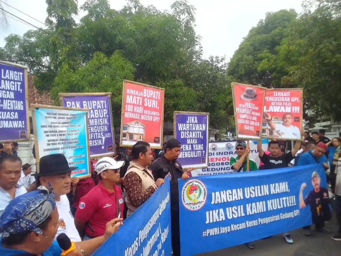 unjuk rasa wartawan indramayu ke pendopo