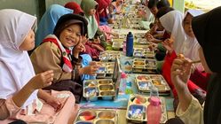 Attachment for Kasus Keracunan Massal, Pakar Hukum Unigal Kritik Program MBG di Ciamis