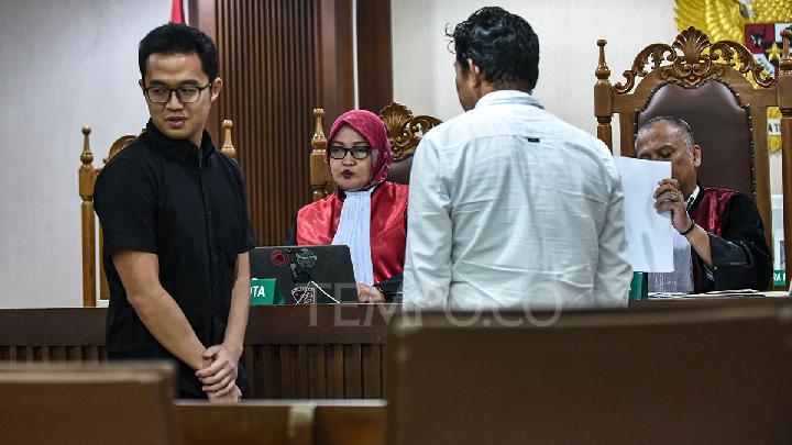 DPR, Kapolri, dan Presiden Diperiksa Terkait Kerusuhan Agustus dengan Tuntutan Rp 2,45 T