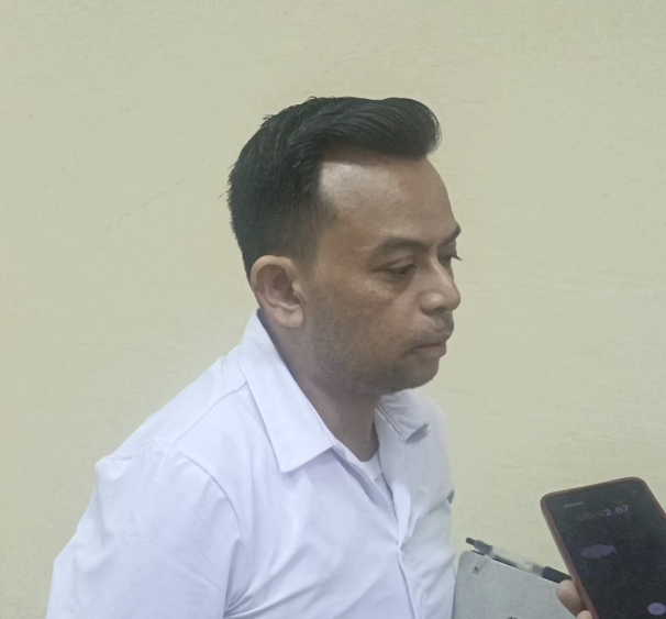 Screenshot_20251002-200620 Mantan Direktur PT Asabaru Dayacipta Lestari, M. Reza Arpiansyah saat meninggalkan Ruang Sidang Tipikor Banjarmasin, setelah Pembacaan Vonis Majelis Hakim. (FOTO:ANW/RFCI)