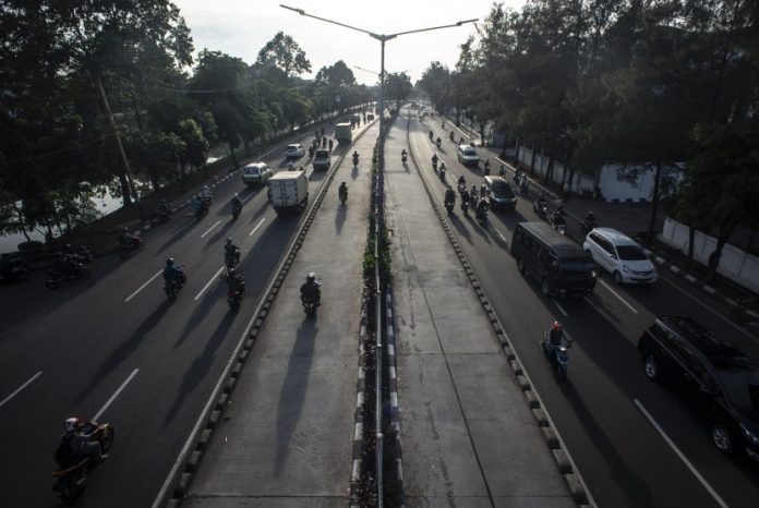 Attachment for Taman Daan Mogot Diduga Jadi Tempat Mesum, Pencahayaan Ditingkatkan