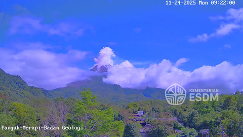 Gunung Merapi Melepaskan Awan Panas 1,5 KM, Warga Diminta Waspada