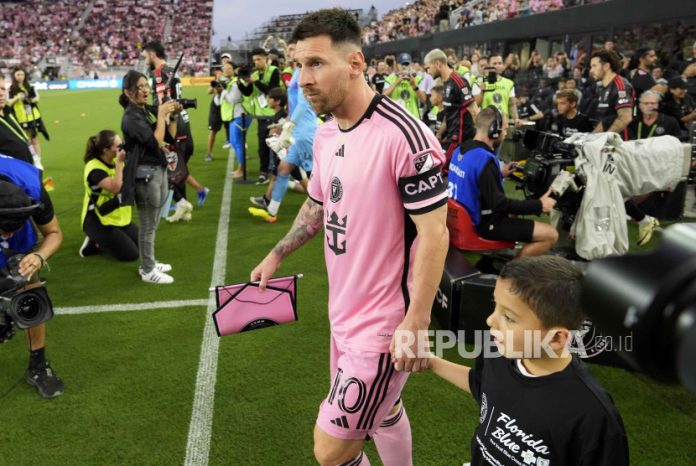 Attachment for Fakta di Balik Keributan Suporter India Saat Kedatangan Messi