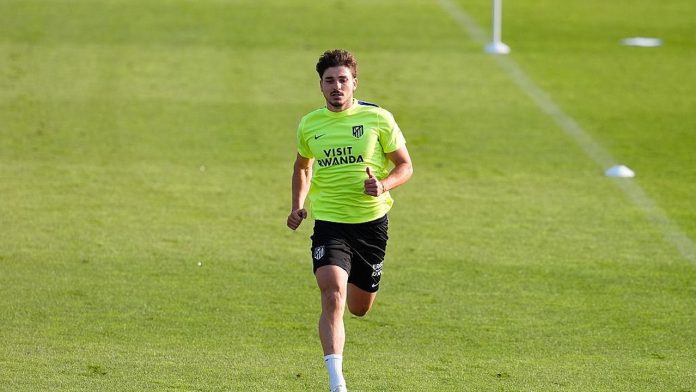 Julian Alvarez saat berlatih di markas Atletico Madrid pekan lalu Julian Alvarez saat berlatih di markas Atletico Madrid pekan lalu. Foto: Europa Press via Getty Images/Europa Press Sports