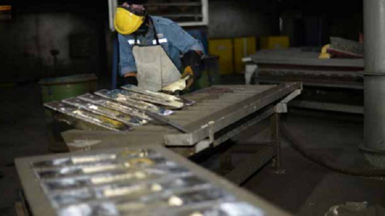 Analisis Teknikal: Potensi Penguatan Saham TINS Menuju Rp 4.190