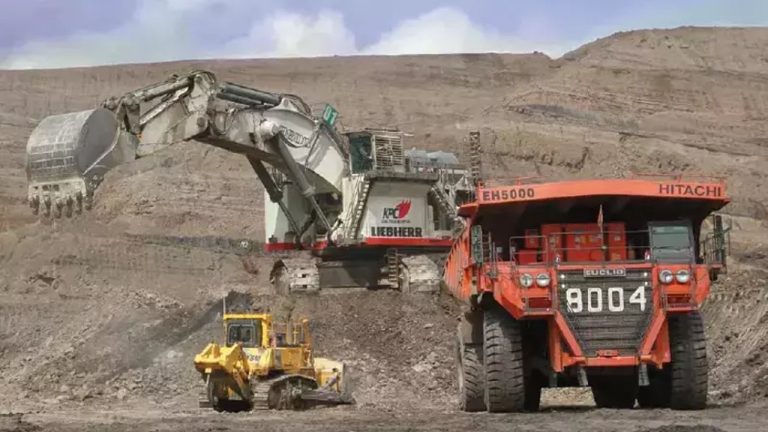 Saham BUMI Menguat Didorong Optimisme Kinerja Emas dan Batu Bara