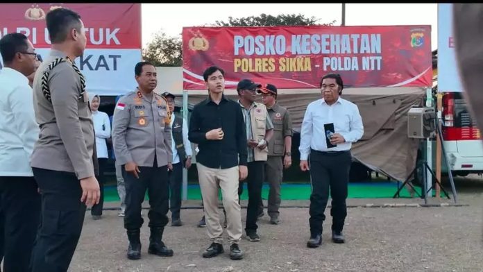 Wapres Gibran Tinjau Langsung Korban Gempa di Sikka, Polda NTT Dampingi Wapres Gibran Tinjau Langsung Korban Gempa di Sikka, Polda NTT Dampingi